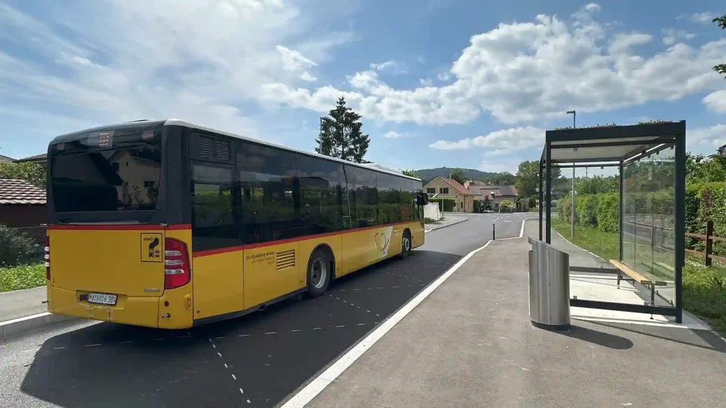 Abris bus végétalisé -Laténa - Floramat- 1 Abris bus végétalisé -Laténa - Floramat