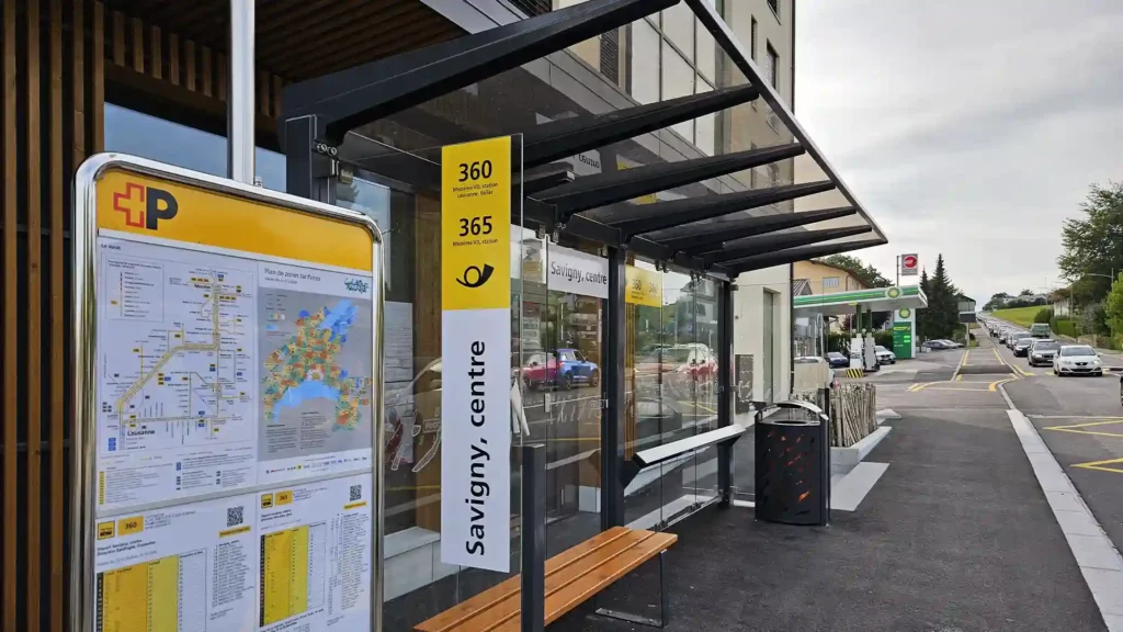Abris bus - Coop Savigny- Floramat Abris bus - Coop Savigny- Floramat 2