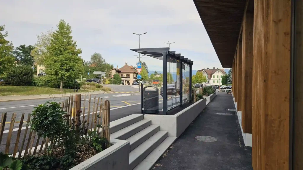 Abris bus - Coop Savigny- Floramat 2 Abris bus - Coop Savigny- Floramat 2